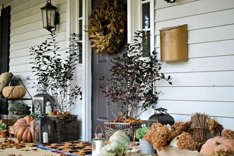 Best Porch Decor for Fall: Seasonal Curation Guide