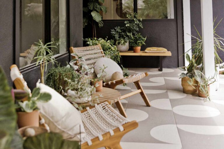 Best Porch Decor for Summer: Thermal Mechanics and Material Curation