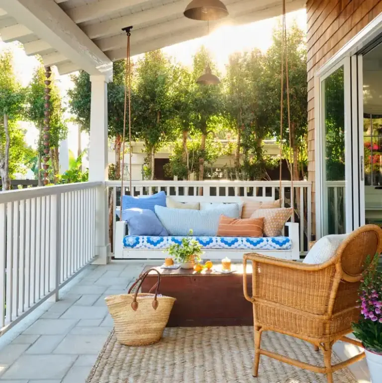 Best Porch Decor for Winter: Seasonal Curation Guide